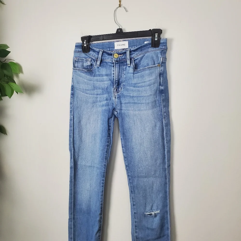 Frame Le Skinny De Jeanne Crop Distressed Light Wash Size 25 - Picture 3 of 14